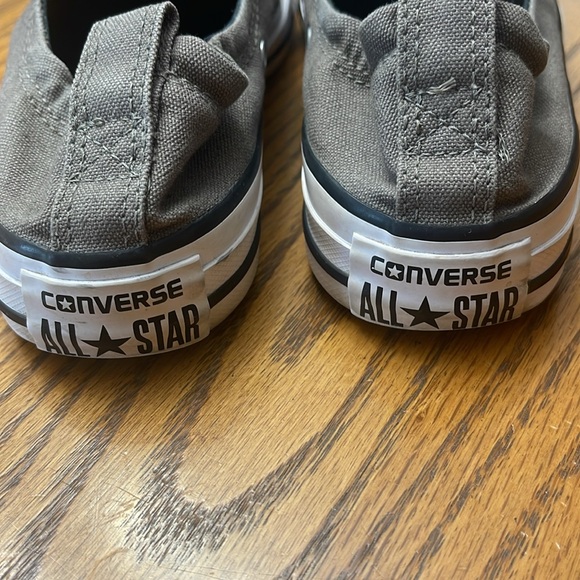 Converse women’s size 6 shoe. Charcoal gray. Used but good condition - Picture 5 of 12